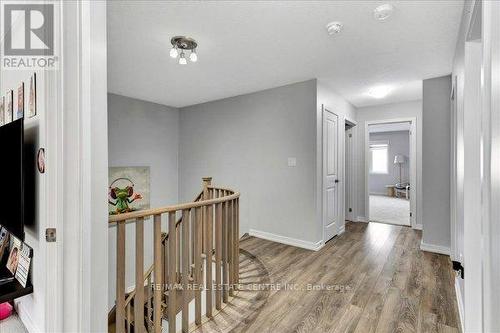 30 Scarletwood Street, Hamilton, ON - Indoor Photo Showing Other Room