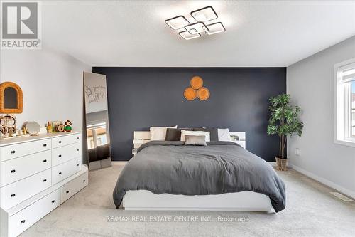 30 Scarletwood Street, Hamilton, ON - Indoor Photo Showing Bedroom