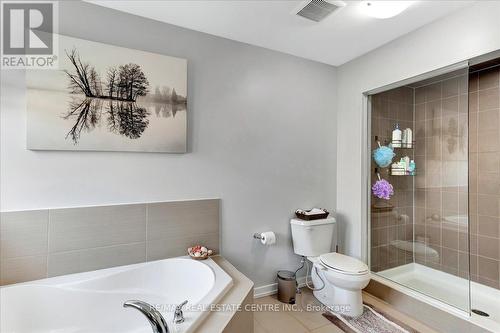 30 Scarletwood Street, Hamilton, ON - Indoor Photo Showing Bathroom