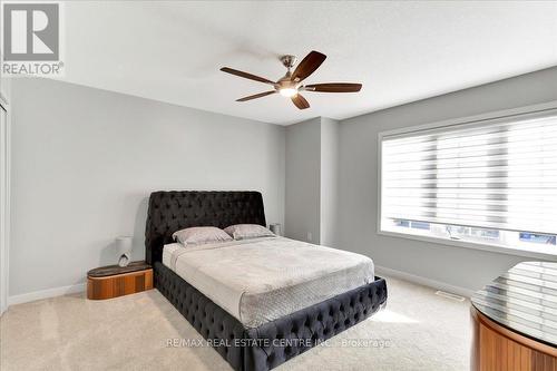 30 Scarletwood Street, Hamilton, ON - Indoor Photo Showing Bedroom