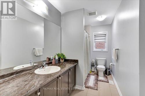 30 Scarletwood Street, Hamilton, ON - Indoor Photo Showing Bathroom