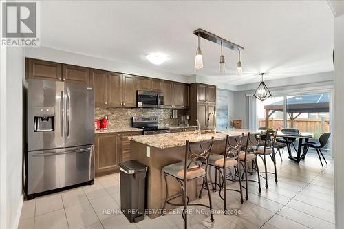 30 Scarletwood Street, Hamilton, ON - Indoor Photo Showing Kitchen With Upgraded Kitchen