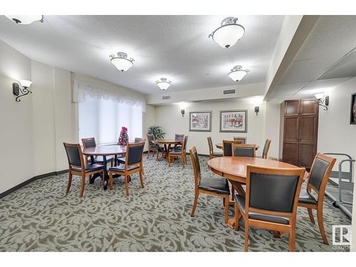 9820 165 St Nw, Edmonton, AB - Indoor Photo Showing Dining Room