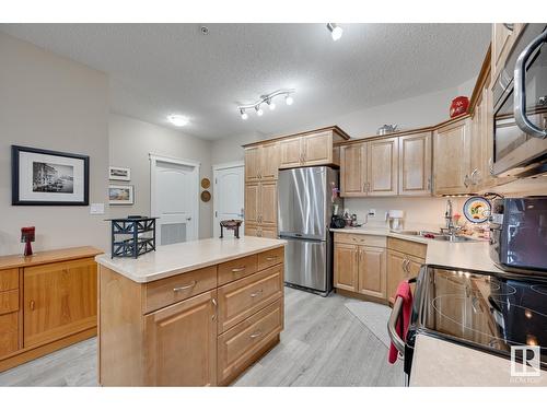 9820 165 St Nw, Edmonton, AB - Indoor Photo Showing Kitchen With Stainless Steel Kitchen