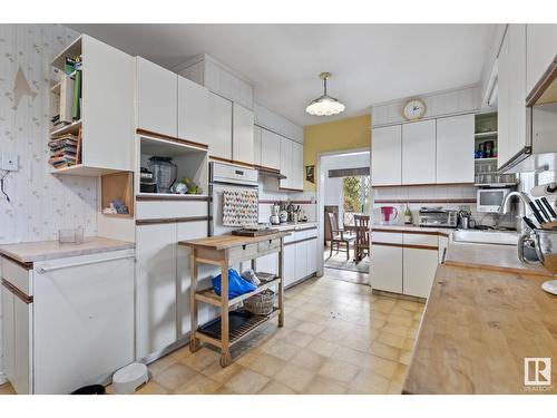 4801 Ada Bv Nw, Edmonton, AB - Indoor Photo Showing Kitchen