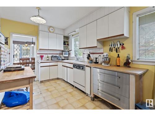 4801 Ada Bv Nw, Edmonton, AB - Indoor Photo Showing Kitchen