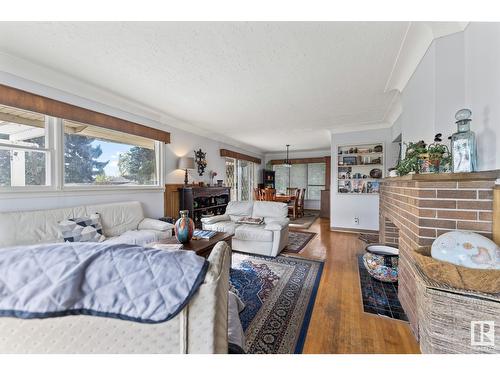 4801 Ada Bv Nw, Edmonton, AB - Indoor Photo Showing Other Room