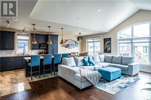 432 Devonshire Road, Port Elgin, ON - Indoor Photo Showing Living Room