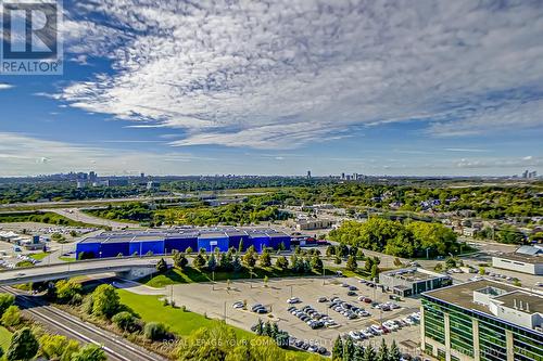 Ph04 - 65 Oneida Crescent, Richmond Hill, ON - Outdoor With View