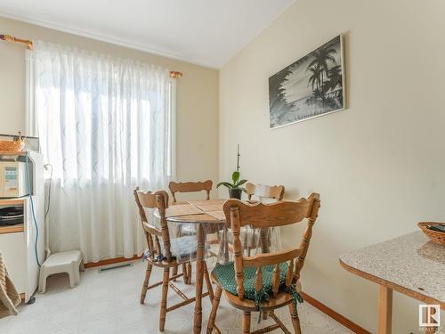 12719 114 St Nw, Edmonton, AB - Indoor Photo Showing Dining Room