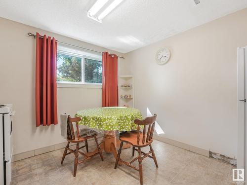 12719 114 St Nw, Edmonton, AB - Indoor Photo Showing Dining Room