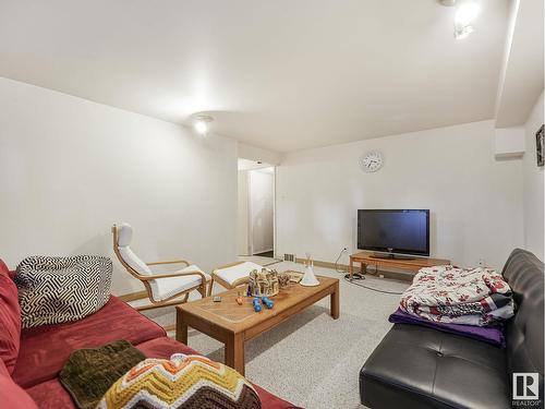 12719 114 St Nw, Edmonton, AB - Indoor Photo Showing Living Room