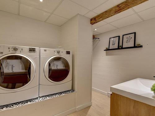 Powder room - 55  - 57 Rue Du Domaine, Lavaltrie, QC - Indoor Photo Showing Laundry Room