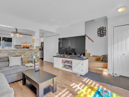 Salon - 81  - 83 Rue Bouladier, Gatineau (Buckingham), QC - Indoor Photo Showing Living Room