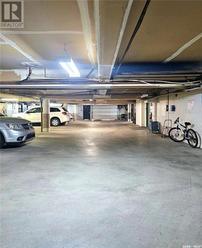 303 360 Cypress Drive, Swift Current, SK - Indoor Photo Showing Garage