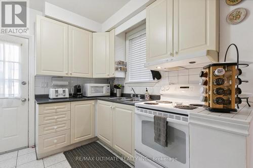 405 Northcliffe Boulevard, Toronto, ON - Indoor Photo Showing Kitchen With Double Sink