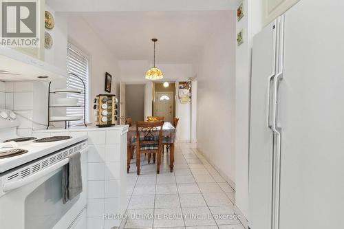 405 Northcliffe Boulevard, Toronto, ON - Indoor Photo Showing Kitchen