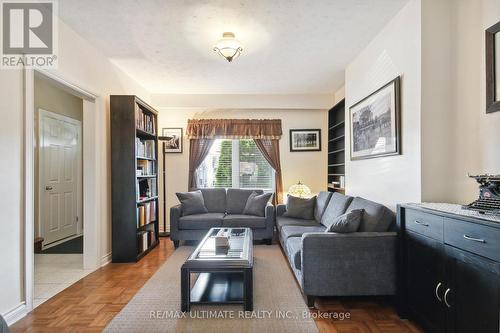 405 Northcliffe Boulevard, Toronto, ON - Indoor Photo Showing Living Room