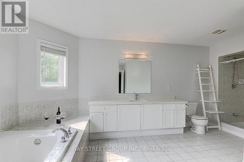 1661 Sherbrook Drive, Oshawa, ON - Indoor Photo Showing Bathroom