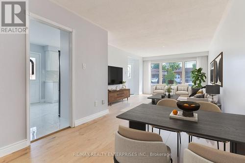 736 Consort Crescent, Mississauga, ON - Indoor Photo Showing Dining Room