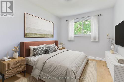 736 Consort Crescent, Mississauga, ON - Indoor Photo Showing Bedroom