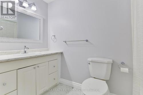 736 Consort Crescent, Mississauga, ON - Indoor Photo Showing Bathroom