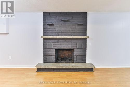 736 Consort Crescent, Mississauga, ON - Indoor Photo Showing Living Room With Fireplace