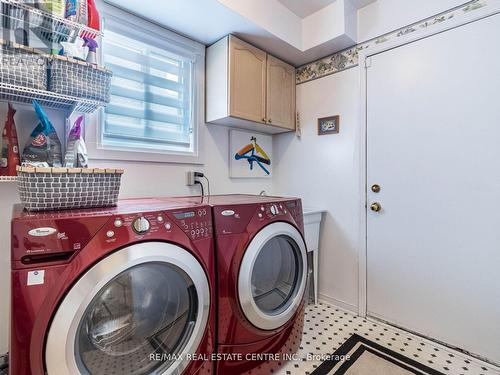 93 Drinkwater Road, Brampton, ON - Indoor Photo Showing Laundry Room