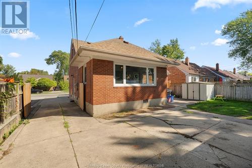 1229 Fairview Boulevard, Windsor, ON - Outdoor With Exterior