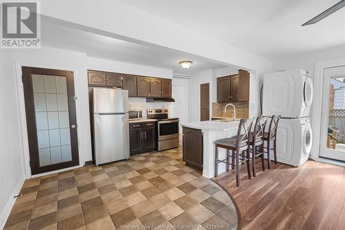 1229 Fairview Boulevard, Windsor, ON - Indoor Photo Showing Kitchen