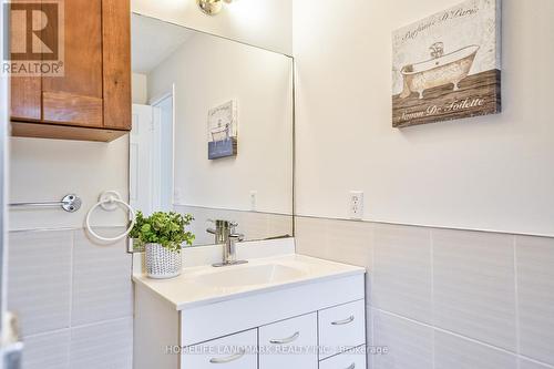 8 Whistling Hills Drive, Toronto, ON - Indoor Photo Showing Bathroom