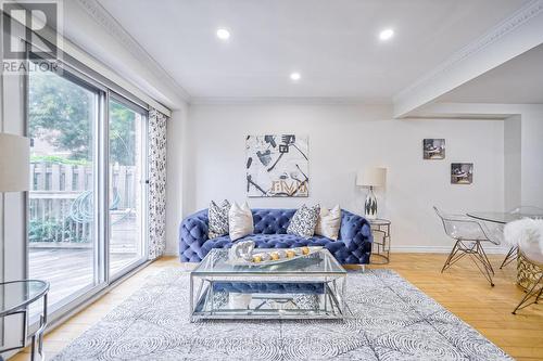 8 Whistling Hills Drive, Toronto, ON - Indoor Photo Showing Living Room