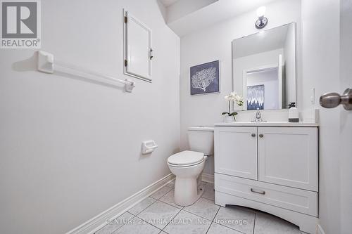 258 Stone Road, Aurora, ON - Indoor Photo Showing Bathroom