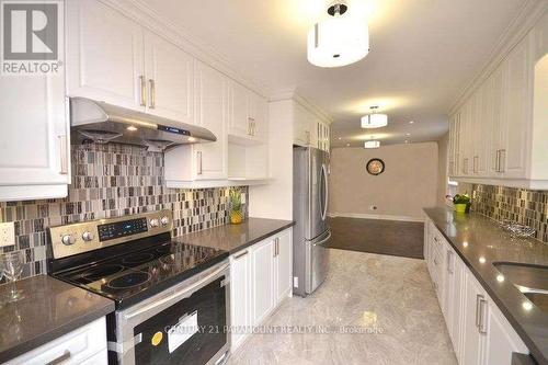 13 Denlow Drive, Brampton, ON - Indoor Photo Showing Kitchen With Stainless Steel Kitchen With Double Sink With Upgraded Kitchen