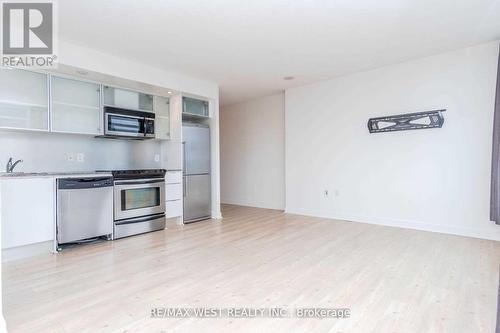 2509 - 25 Telegram Mews, Toronto, ON - Indoor Photo Showing Kitchen