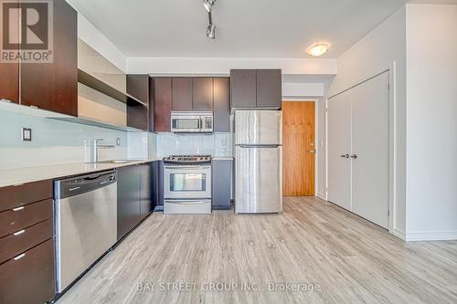 809 - 33 Lombard Street, Toronto, ON - Indoor Photo Showing Kitchen