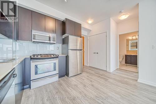 809 - 33 Lombard Street, Toronto, ON - Indoor Photo Showing Kitchen