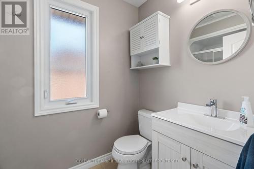 2162 Parkhill Drive, North Middlesex (Parkhill), ON - Indoor Photo Showing Bathroom