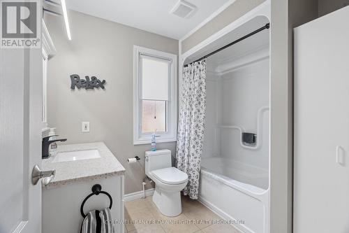 2162 Parkhill Drive, North Middlesex (Parkhill), ON - Indoor Photo Showing Bathroom