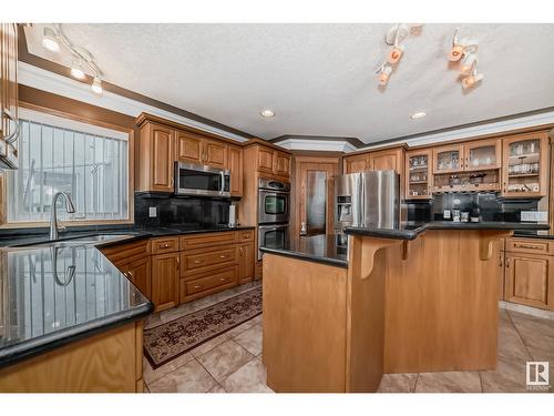 15907 91 St Nw, Edmonton, AB - Indoor Photo Showing Kitchen