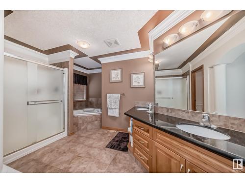 15907 91 St Nw, Edmonton, AB - Indoor Photo Showing Bathroom