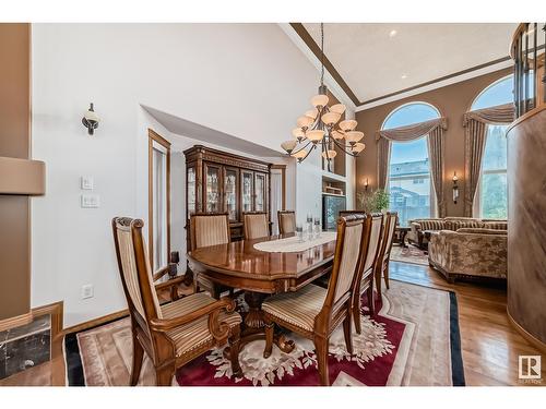 15907 91 St Nw, Edmonton, AB - Indoor Photo Showing Dining Room