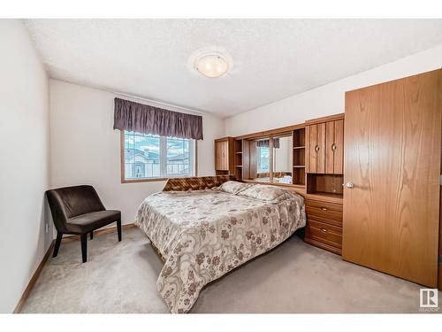 15907 91 St Nw, Edmonton, AB - Indoor Photo Showing Bedroom