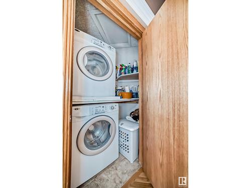 15907 91 St Nw, Edmonton, AB - Indoor Photo Showing Laundry Room