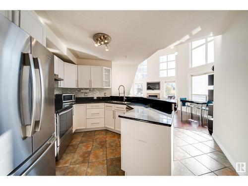 #504 10033 116 St Nw, Edmonton, AB - Indoor Photo Showing Kitchen