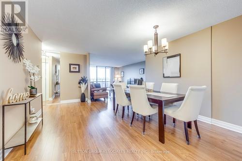 809 - 22 Shallmar Boulevard, Toronto, ON - Indoor Photo Showing Dining Room