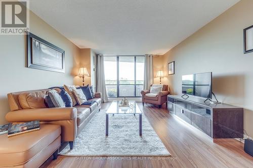 809 - 22 Shallmar Boulevard, Toronto, ON - Indoor Photo Showing Living Room