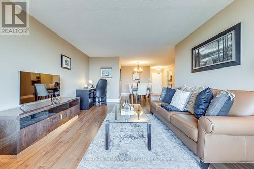 809 - 22 Shallmar Boulevard, Toronto, ON - Indoor Photo Showing Living Room