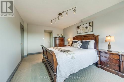 809 - 22 Shallmar Boulevard, Toronto, ON - Indoor Photo Showing Bedroom