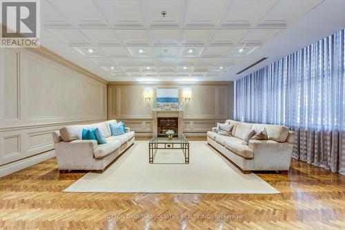 809 - 22 Shallmar Boulevard, Toronto, ON - Indoor Photo Showing Living Room